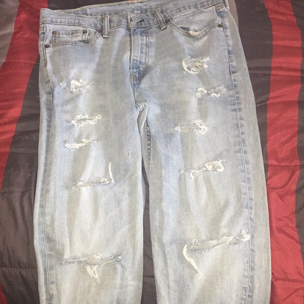 Levis Distressed Slim straight Jeans